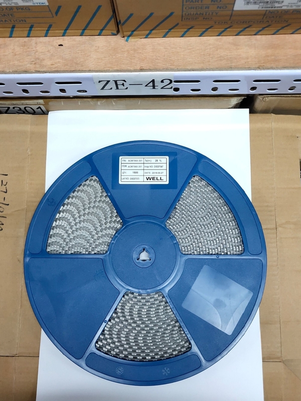 ACM7060-301-2PL-TL01 SMD IC chip sirkuit terpadu, baru asli, tidak terpakai