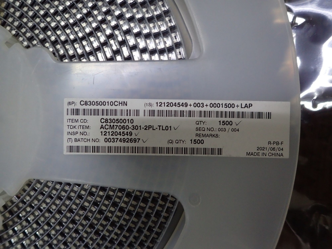 ACM7060-301-2PL-TL01 SMD IC chip sirkuit terpadu, baru asli, tidak terpakai