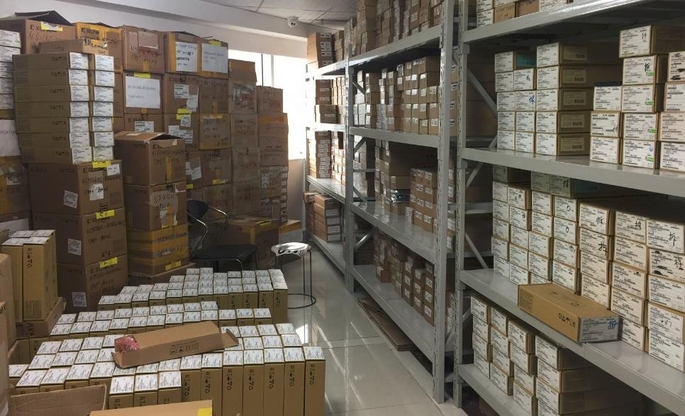 Chuangyunxinyuan Komponen Elektronik Tersedia SICFET N-CH 650V 95A H2PAK-7 SCTH100N65G2-7AG