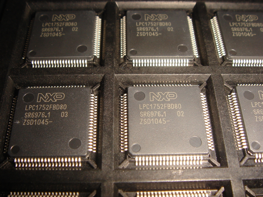 LPC1752FBD80 QFP80 Integrated Circuit Chip IC Mikrokontroler Merek Baru Asli Tidak Terpakai
