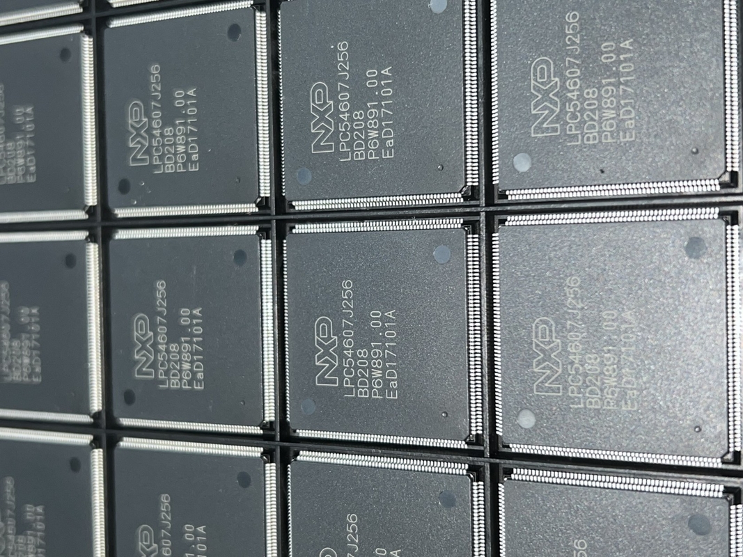 LPC54607J256BD208 LQFP208 Integrated Circuit Chip IC Mikrokontroler Baru Asli Tidak Terpakai